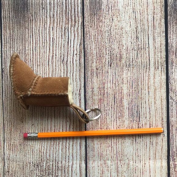 UGG Boot Keychain - Picture 5 of 5